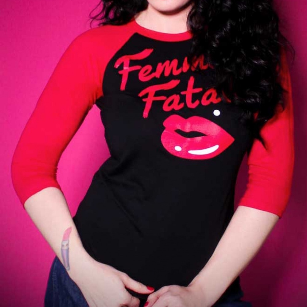Michelin’s Pitt vixen la femme fatale shirt xs